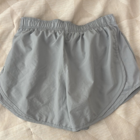 Nike Dri-Fit Gray Shorts - Picture 3 of 3